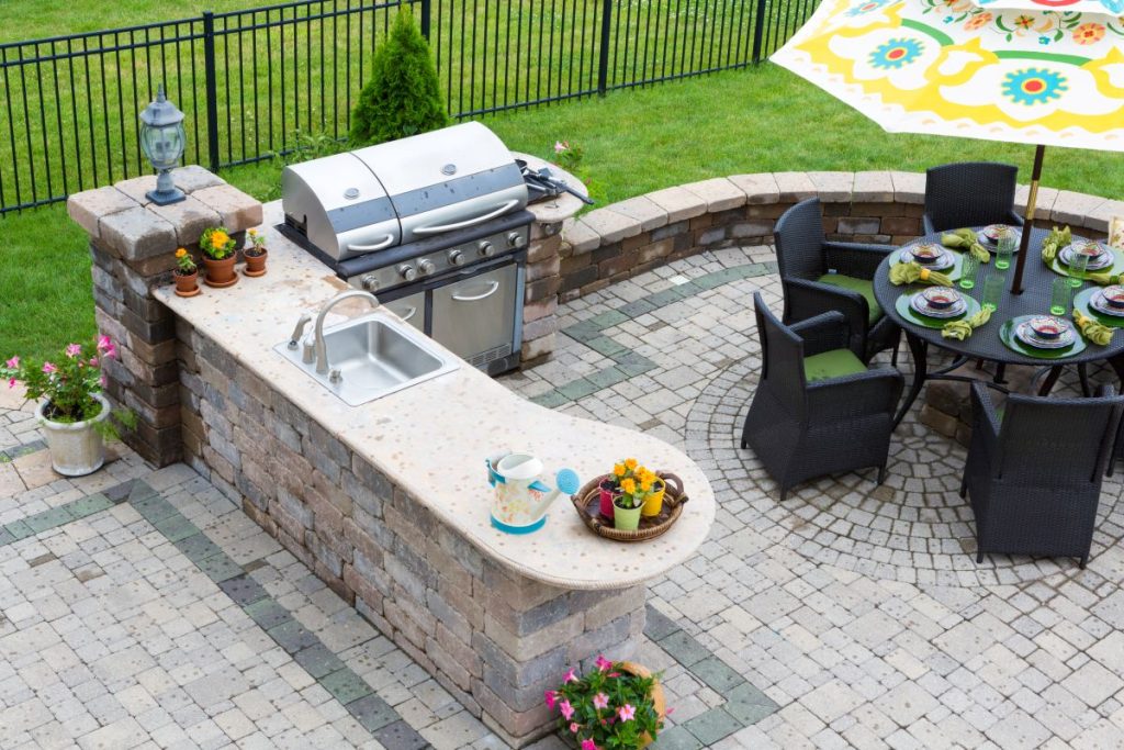 outdoor kitchen area in backyard
