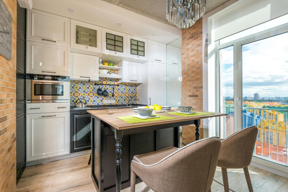 Remodeled small kitchen with center island